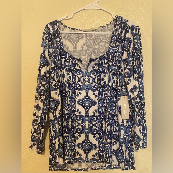 Sunny Leigh Top - Picture 1 of 2